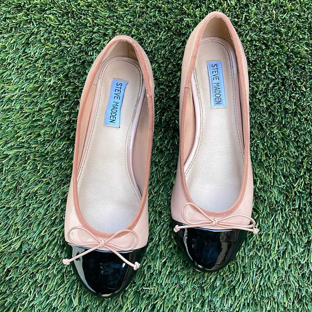 Beautiful shoes! Very comfortable and go with most styles!